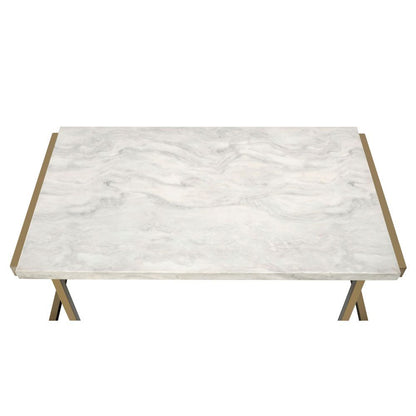 Table basse en faux marbre et fer blanc et doré de 44 po