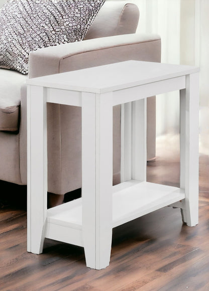 Table d'appoint en bois blanc de 22 po avec étagère