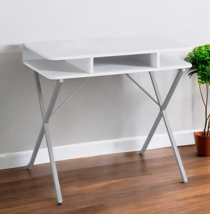 Bureau d'ordinateur blanc et argent de 20 po