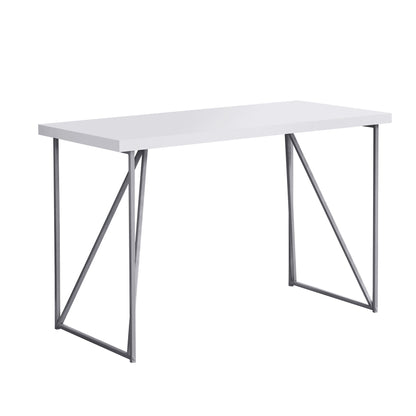 Bureau d'ordinateur blanc et argent de 22 po