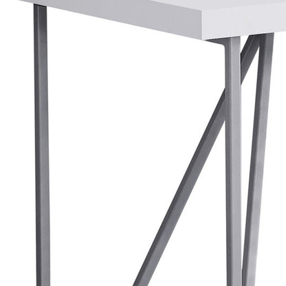 Bureau d'ordinateur blanc et argent de 22 po