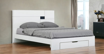 Lit Queen en bois massif blanc