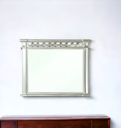 Miroir de commode avec cadre argenté de 42 po