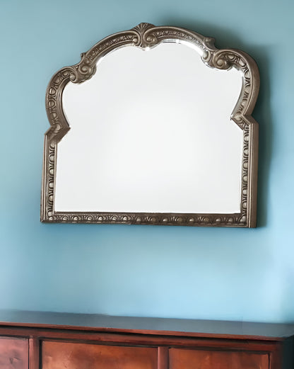 Miroir d'appoint à cadre irrégulier champagne de 41 po