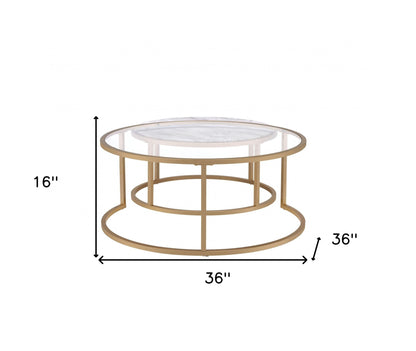 Ensemble de deux tables basses rondes gigognes en verre blanc et doré transparent de 36 po en faux marbre et fer