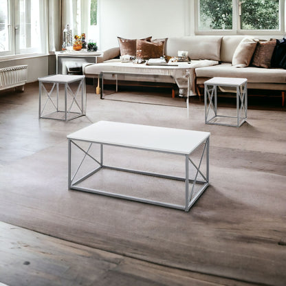 Ensemble de trois tables basses en métal blanc et argent de 42 po