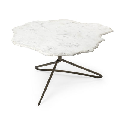 Table basse de forme libre en marbre véritable et fer blanc et doré de 33 po