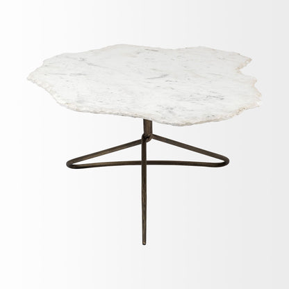 Table basse de forme libre en marbre véritable et fer blanc et doré de 33 po