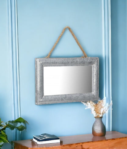 Miroir d'appoint avec cadre en métal argenté de 9 po