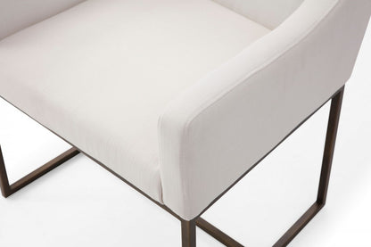 Chaise de salle à manger en tissu rembourré blanc et laiton