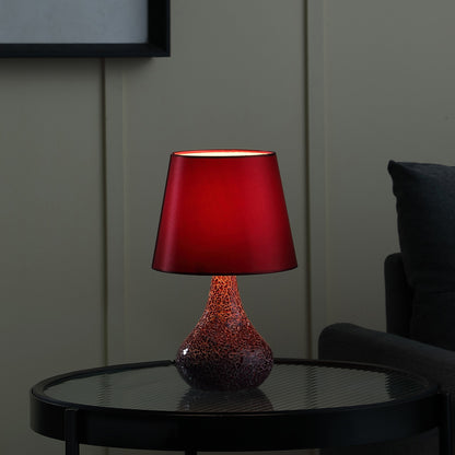 Lampe d'appoint en mosaïque de verre et résine rouge craquelée de 11 po avec abat-jour tambour bordeaux