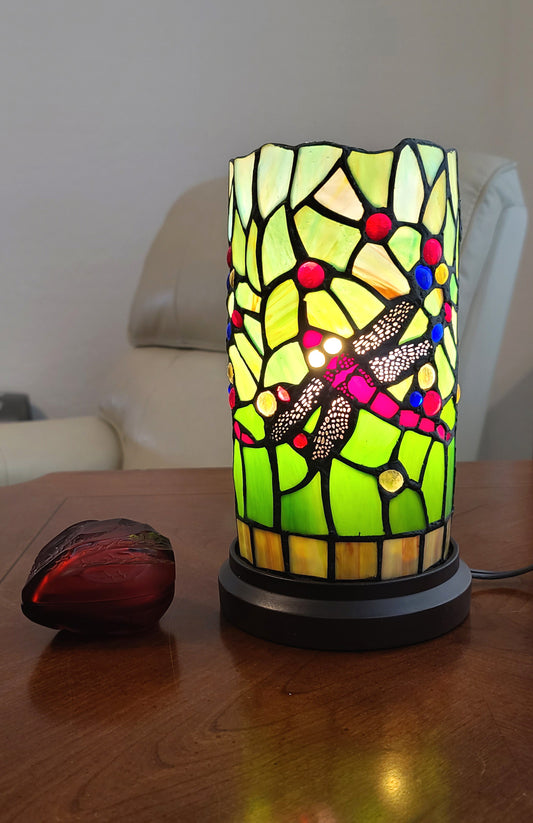 Lampe d'appoint en vitrail à motif de libellule verte et rose de 11 po