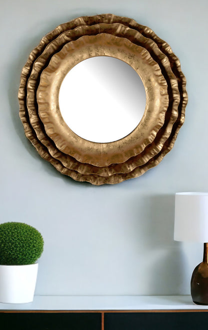 Miroir d'appoint rond encadré en fer doré de 16 po