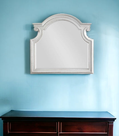 Miroir de commode irrégulier blanc antique de 43 po