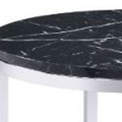 Table d'appoint ronde en faux marbre et métal chromé et noir de 25 po avec étagère