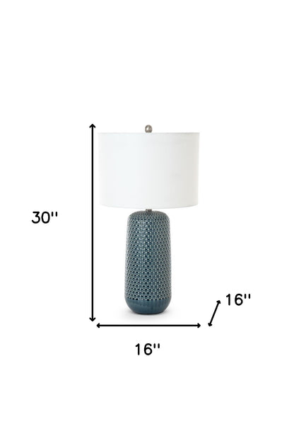 Lot de deux lampes de table géométriques en céramique bleue de 30 po avec abat-jour tambour blanc