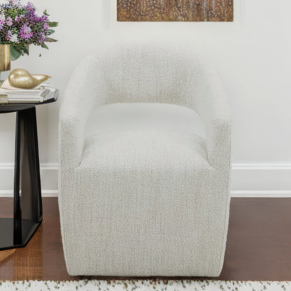 Fauteuil en tissu crème de 26 po