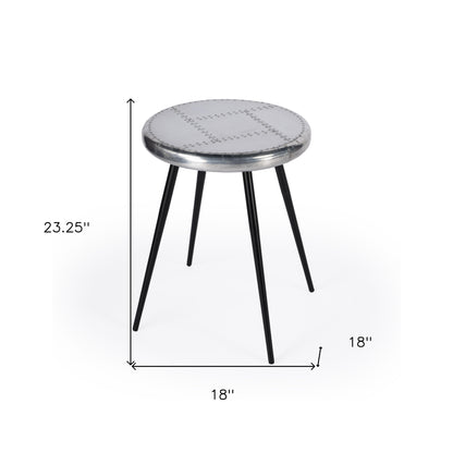 Table d'appoint ronde argentée de 23 po