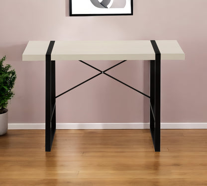 Bureau d'ordinateur taupe et noir de 49 po