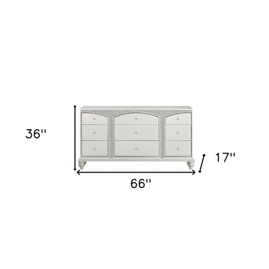 Commode à neuf tiroirs en bois manufacturé platine de 66 po