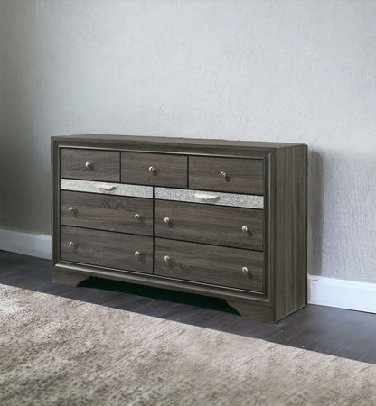 Commode triple à neuf tiroirs en bois massif et manufacturé gris de 63 po