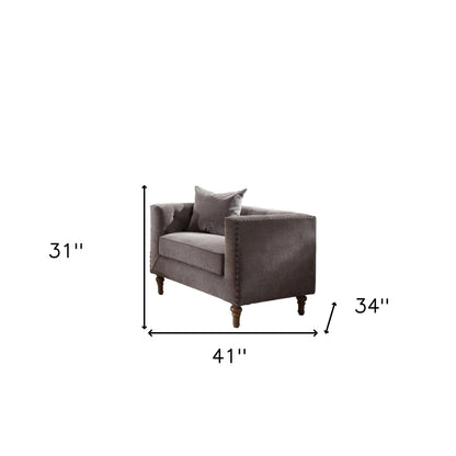 Fauteuil capitonné en velours gris et marron de 41 po et coussin décoratif