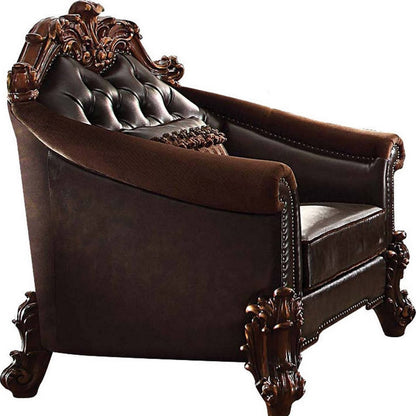 Chaise tonneau capitonnée en similicuir brun foncé de 43 po