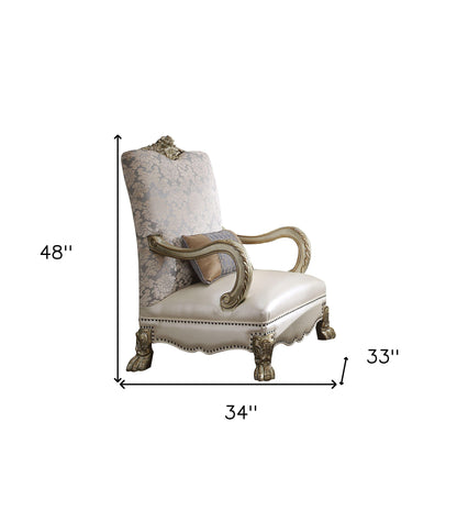 Fauteuil en similicuir damassé nacré et doré de 34 po