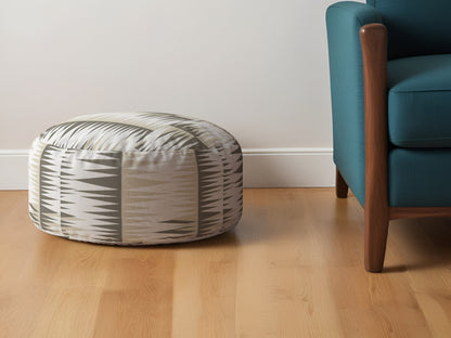 Pouf rond à chevrons en coton beige de 24 po