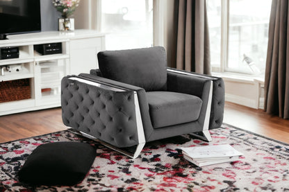 Fauteuil capitonné en velours gris foncé et argent de 50 po