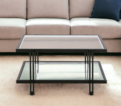 Table basse carrée en verre et acier transparent et noir de 32 po avec étagère