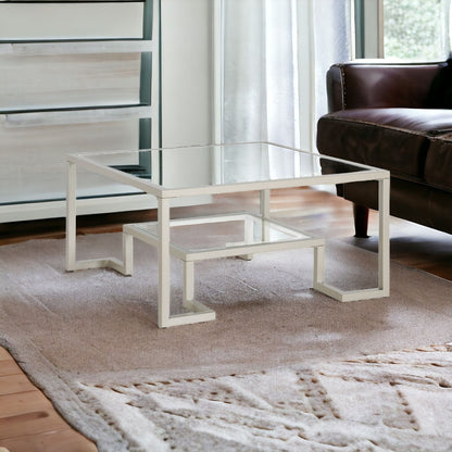 Table basse carrée en verre argenté et acier de 32 po avec étagère