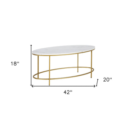 Table basse ovale en faux marbre et acier blanc et doré de 42 po