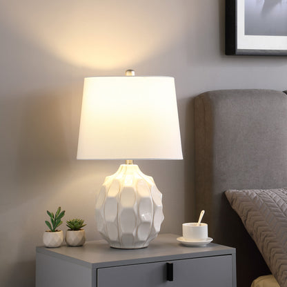 Lampe de table à facettes en céramique crème de 22 po avec abat-jour tambour blanc cassé