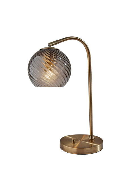 Lampe de bureau en métal et laiton vieilli de 19 po avec abat-jour globe tourbillonnant gris clair