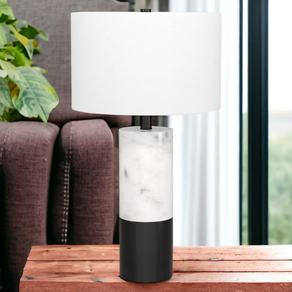 Lampe de table cylindrique en marbre noir et blanc et métal de 24 po avec abat-jour tambour blanc