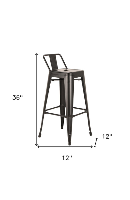 Ensemble de quatre chaises de bar à dossier bas en métal noir de 30 po
