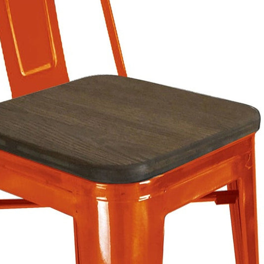 Ensemble de quatre chaises de bar à dossier bas en bois et acier de 30 po, marron et orange